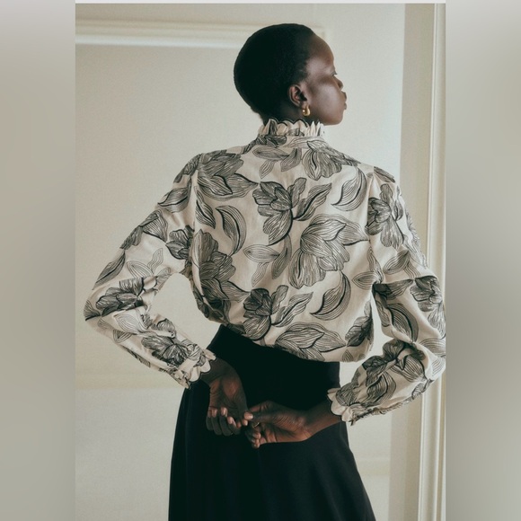 Sezane Cendrine Shirt Ecru With Black Embroidered Flowers - Size 8 - Picture 4 of 6